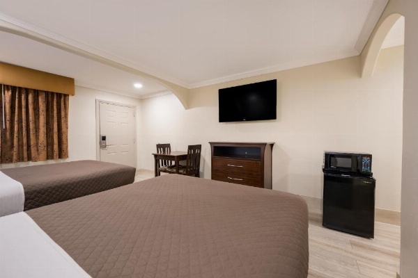 Americas Best Value Inn I-45 / Loop 610 image 20