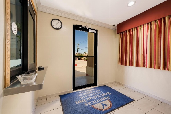 Americas Best Value Inn I-45 / Loop 610 image 6