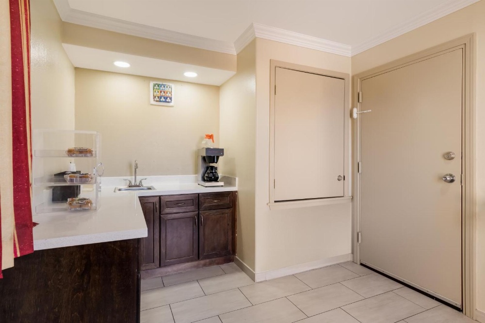 Americas Best Value Inn I-45 / Loop 610